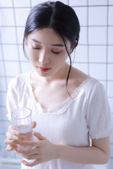 吴启华倚天屠龙记